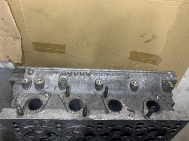 Головка блоку циліндрів 03G103373 VAG