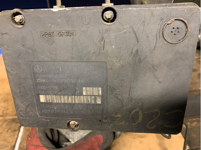 Блок управління АБС (ABS) 2095452932 MERCEDES