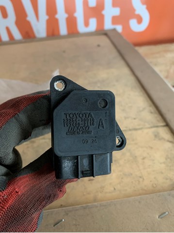 Датчик витрати повітря 2220430010 DENSO
