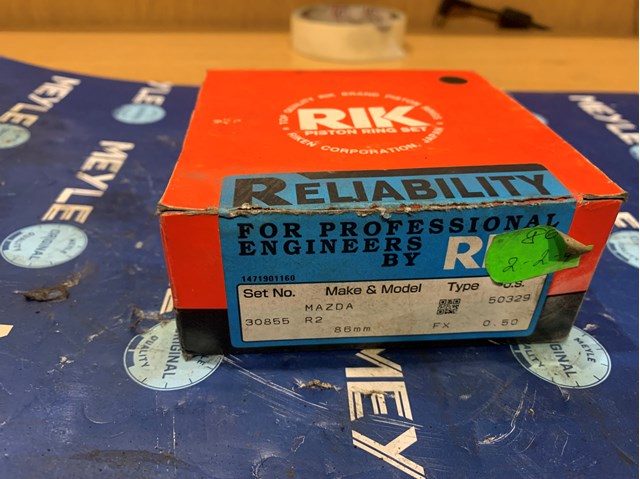 Поршні і шатуни 30855 RIKEN