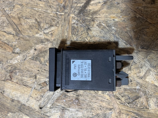 Кнопка аварійки 3B0953235 VAG