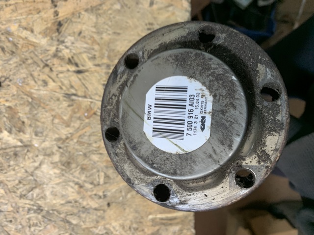 Напіввісь задня 7500916 BMW