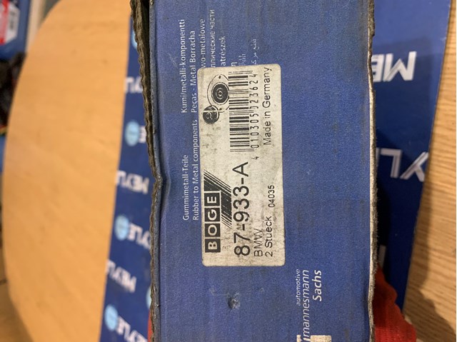 Сайлентблок переднього верхнього важеля 87933A BOGE