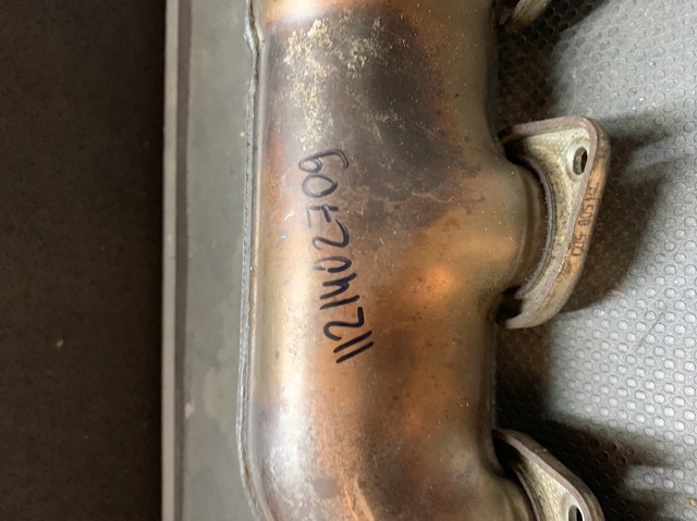 Колектор випускний, правий A1121402709 MERCEDES