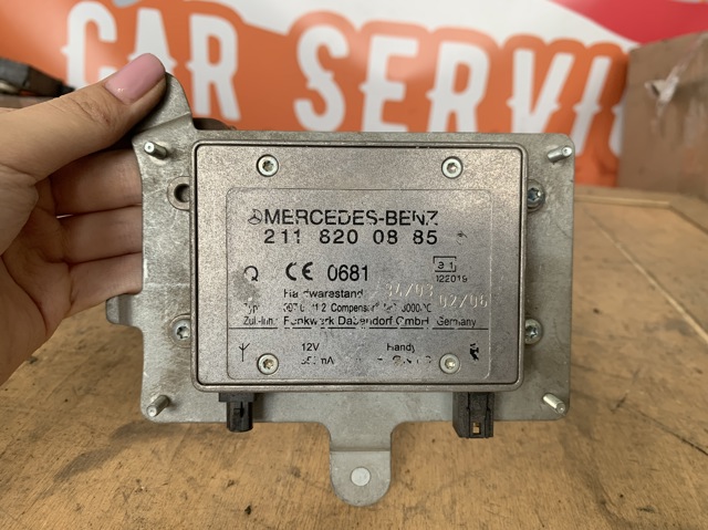 Підсилювач сигналу антени A2118200885 MERCEDES