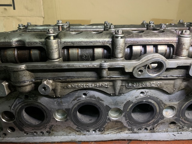 Головка блоку циліндрів A2710161201 MERCEDES