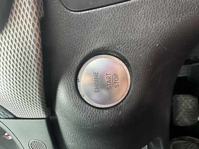 Кнопка запуску двигуна 2215450714 MERCEDES