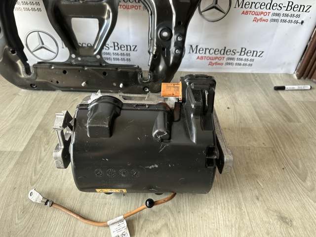 Компресор системи кондиціювання A0008305404 MERCEDES
