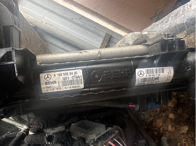 Підвіска радіатора A1695000403 MERCEDES