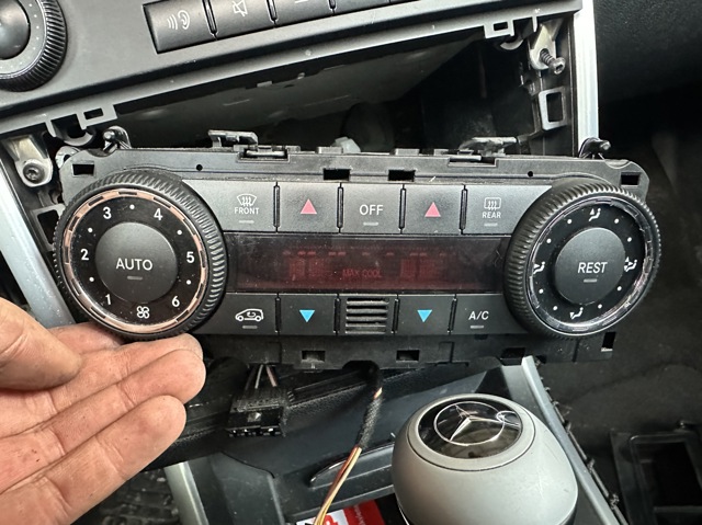 Блок управління пічкою A1698301485 MERCEDES