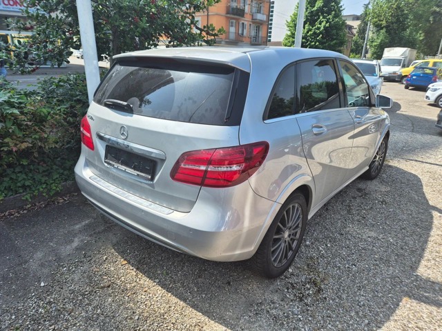 Важелі задньої підвіски A2463520002 MERCEDES
