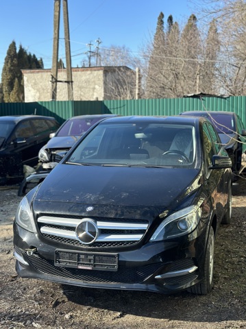 Кронштейн радіатора лівий A2465040540 MERCEDES