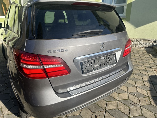 Ліхтар задній внутрішній правий A2469069200 MERCEDES