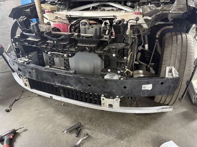Балка бампера переднього A2976202500 MERCEDES