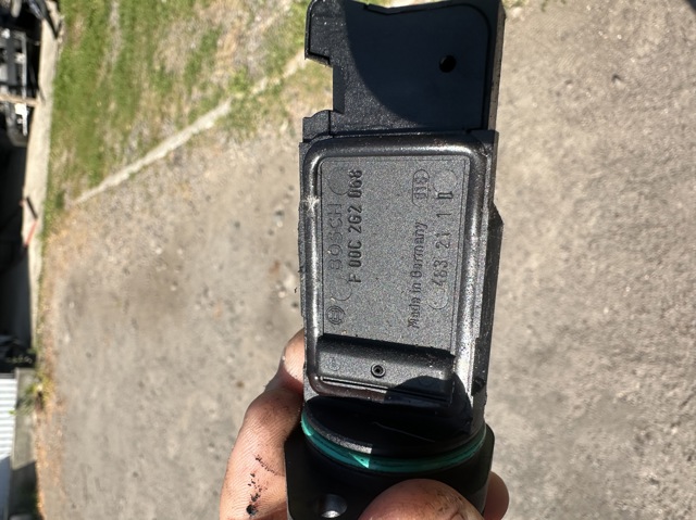 Датчик витрати повітря F00C2G2068 MERCEDES