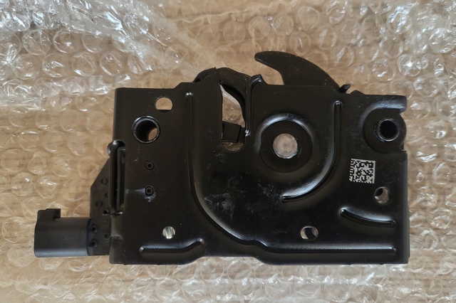 Запор капота (замок і привід замка капота) LJ6Z16700B FORD