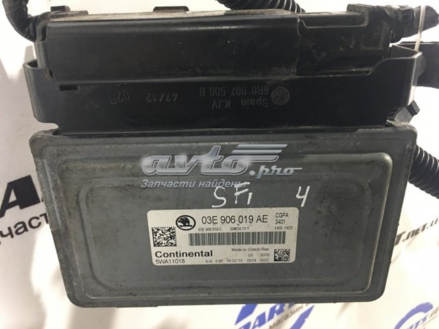 Модуль управління двигуном 03E906019AE VAG