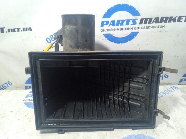 Корпус повітряного фільтра, верхня частина 16526EB300 NISSAN