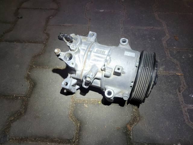 Компресор кліматичної установки 8831012B10 TOYOTA