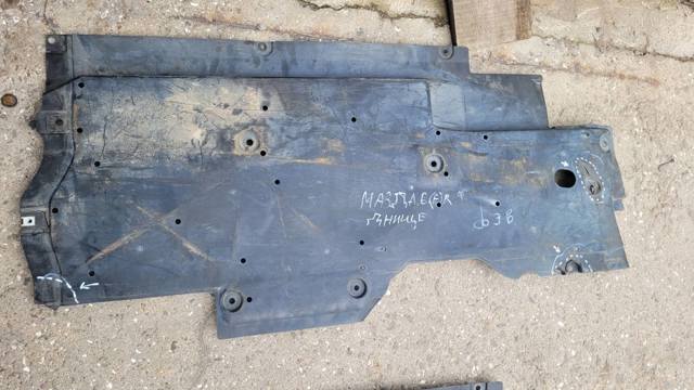 Захист днища передній правий GHP9563D0D MAZDA