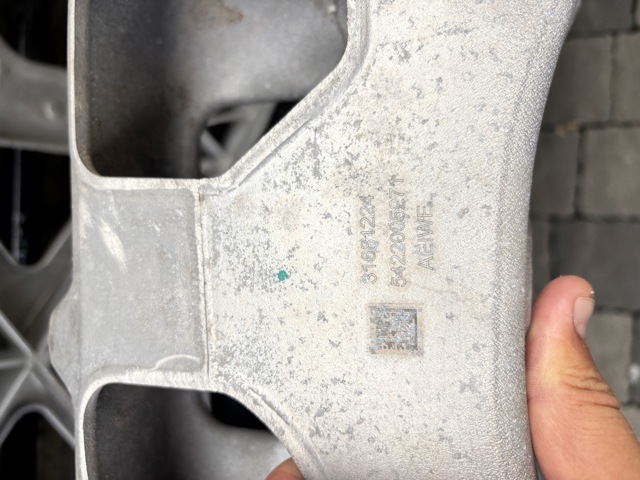 Балка кріплення двигуна 31686305 VOLVO