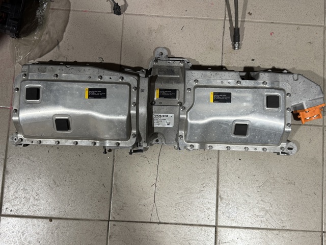 Батарейний модуль електромобіля 32325476 VOLVO