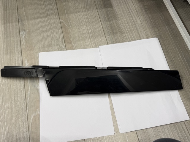 Накладка задньої двері, лівої, вертикальна 4KE839901 VAG
