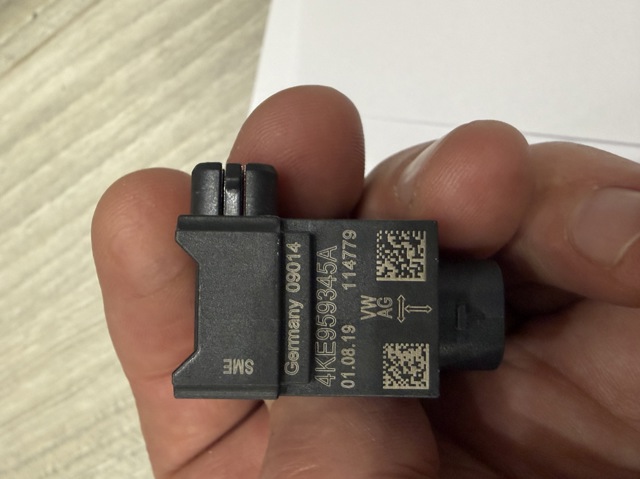 Датчик подушки безпеки 4KE959345A VAG