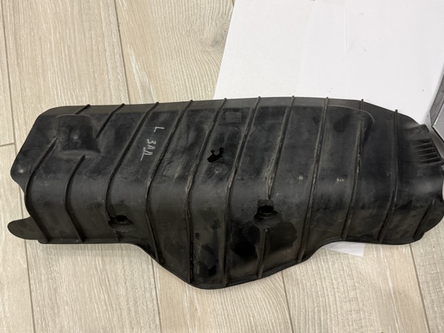 Захист заднього нижнього важеля 4M0505416C VAG