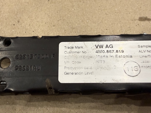 Регулятор висоти ременя безпеки передній лівий 4M0857819 VAG