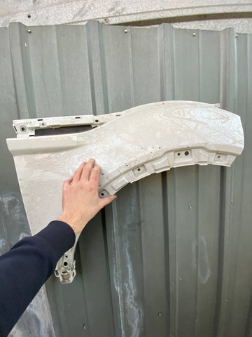Переднє праве крило BJ3216005A LAND ROVER