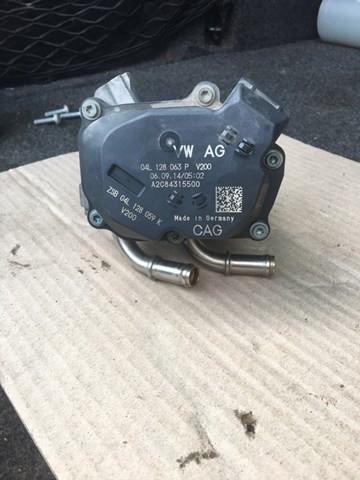 Дросільна заслінка в зборі 04L128063P VAG