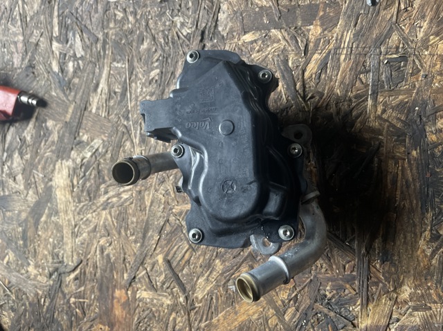 Клапан EGRсістеми рециркуляції відпрацьованих газів 04L131501N VAG