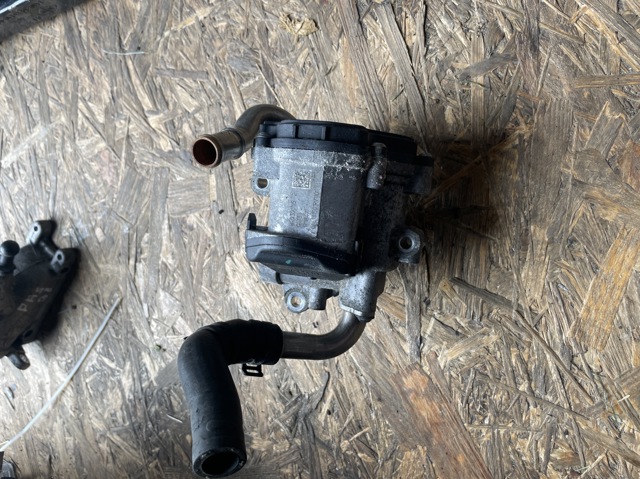 Клапан EGR 04L131501R VAG