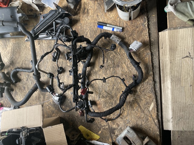 Електропроводка моторного віддсіка 04L972627BS VAG