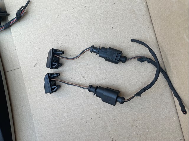 Сопло омивача лобового скла 1Z0955986 VAG