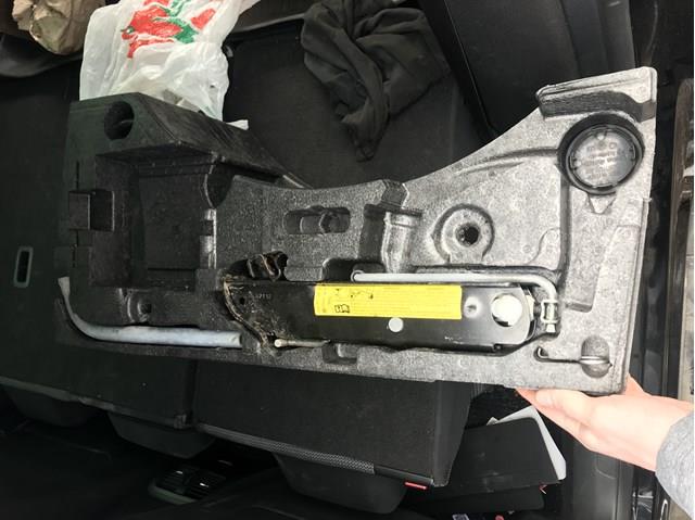 Скринька для інструментів 3C5012115D VAG