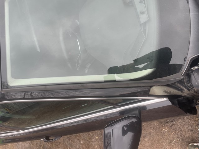 Захисна накладка вітрового скла права 3G0854328D5AP VAG