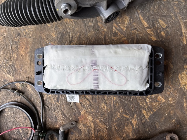 Установка подушки безпеки пасажира 3G0880204F VAG