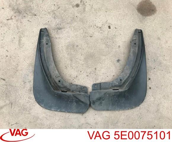 Задні бризковики 5E0075101 VAG