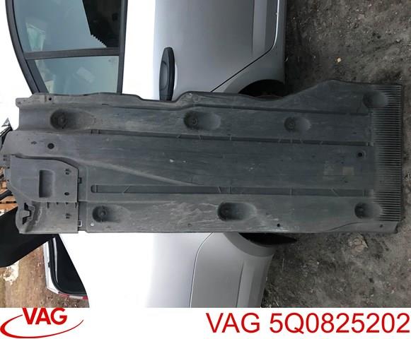 Захист днища передній правий 5Q0825202 VAG