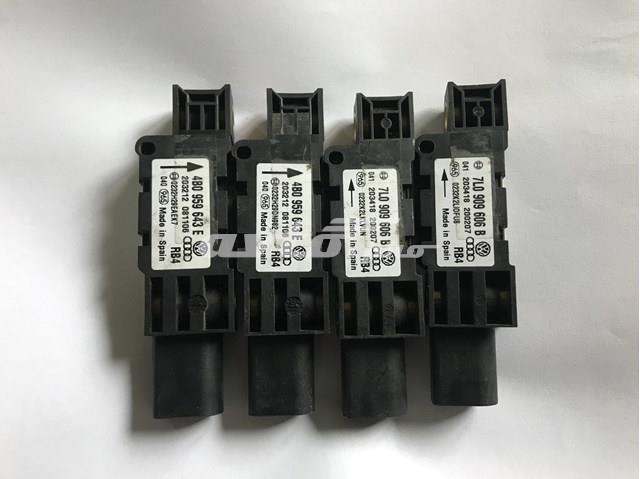 Датчик подушки безпеки 7L0909606B VAG