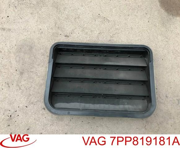 Решітка вентиляційна задня 7PP819181A VAG