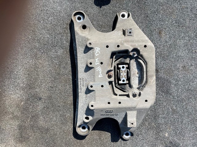Кріплення кпп 8K0399263AF VAG