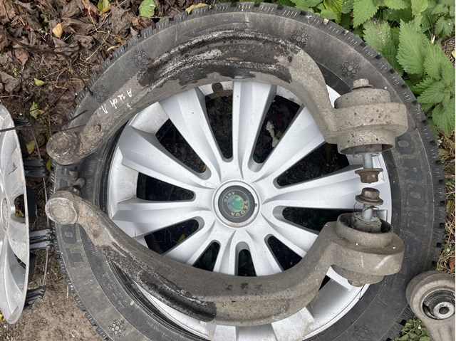 Поперечний важіль 8K0407695E VAG