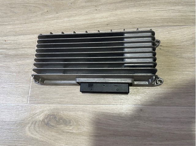 Підсилювач звуку аудіосистеми 8T0035223AB VAG
