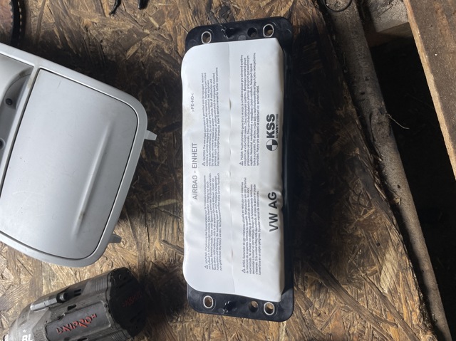 Подушка безпеки пасажира 8V0880204E VAG
