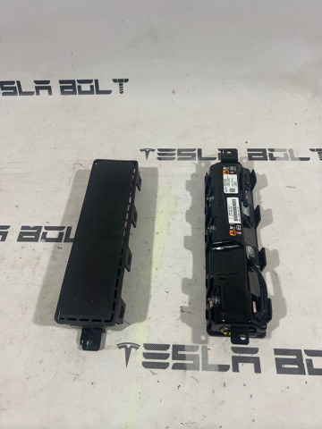 Подушка безпеки (AIRBAG) пасажирська, захисту колін 100526000G TESLA