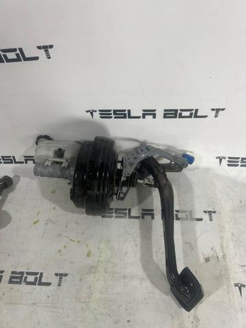 Циліндр головний гальма (Гідротормоз) Tesla Model S