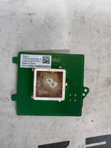 Антена GPS 107973400C TESLA